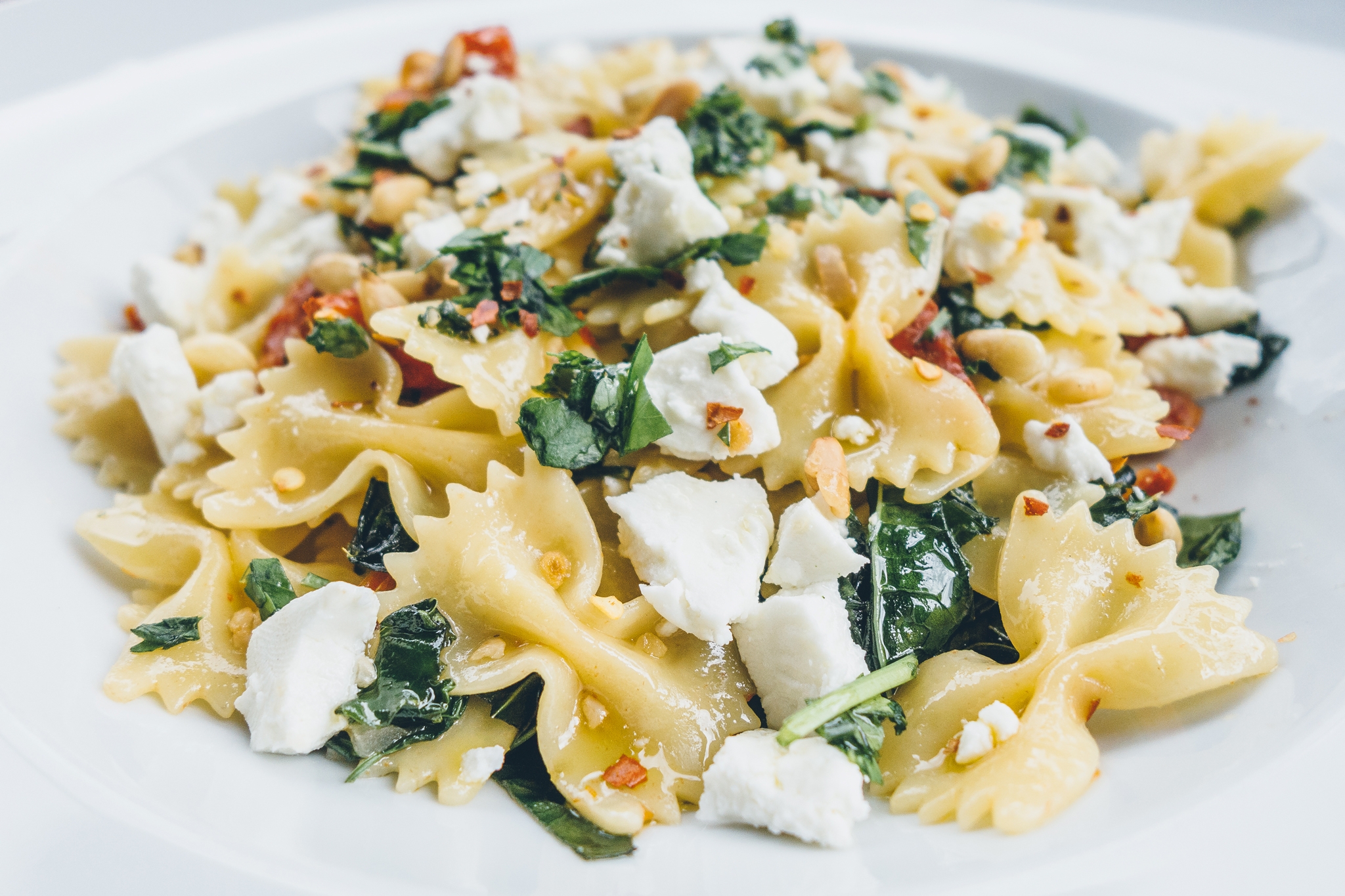 FARFALLE CON CAVOLO NERO E POMODORI SECCHI